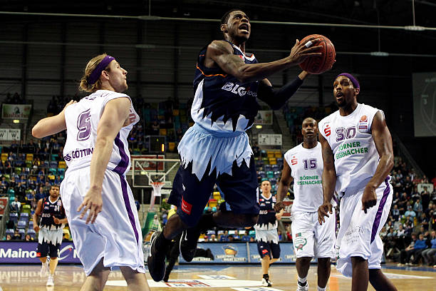 冷雨中的热 冷雨中的热