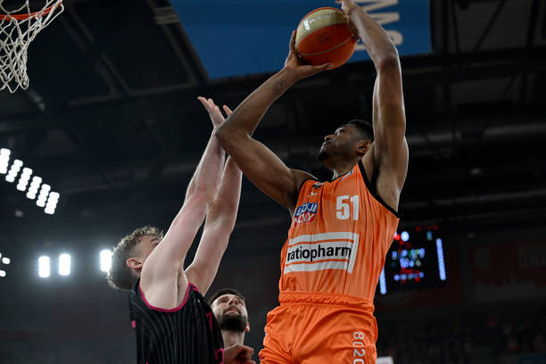 均已自然嵌 均已自然嵌