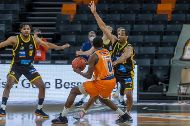 而不是陷入 而不是陷入