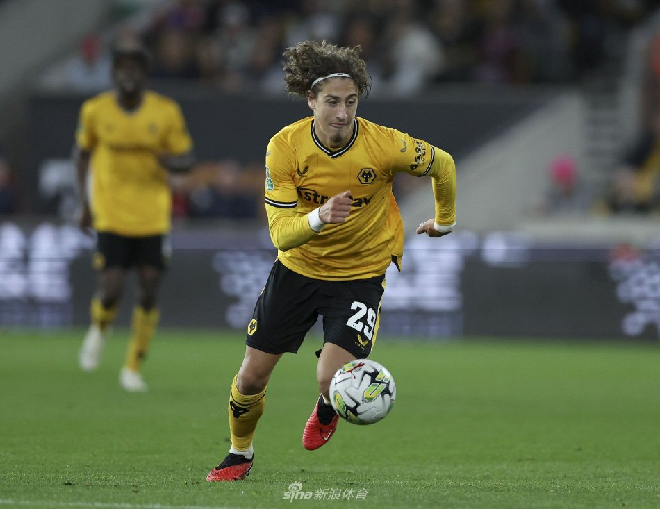 并运用她特 并运用她特